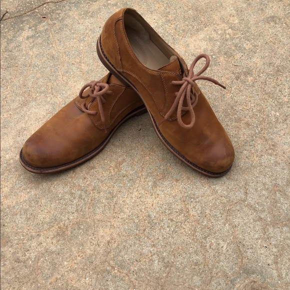 UGG men’s Oxford 9.5. Brown nubuck leather. NWOT - Picture 8 of 13